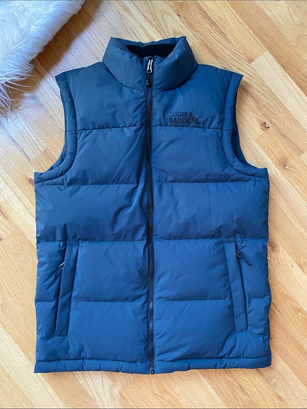 Eddie Bauer NWT Men’s Dark Blue Quilted Puffer Vest 550 Down Style 0849